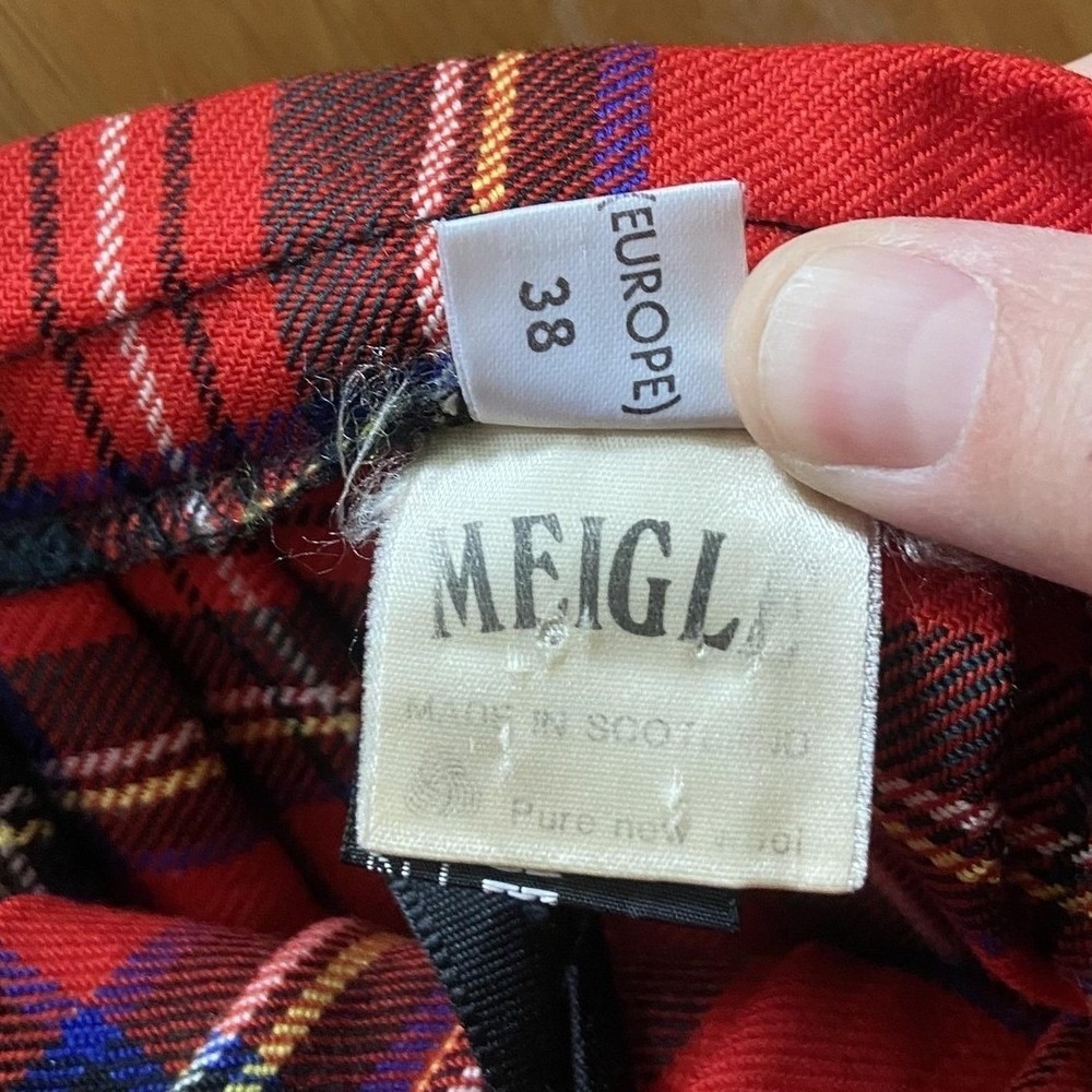 Vintage Meigle Kilt Skirt Women Pure Wool Red Plaid Pleated Buckle Made Scotland - Picture 5 of 15